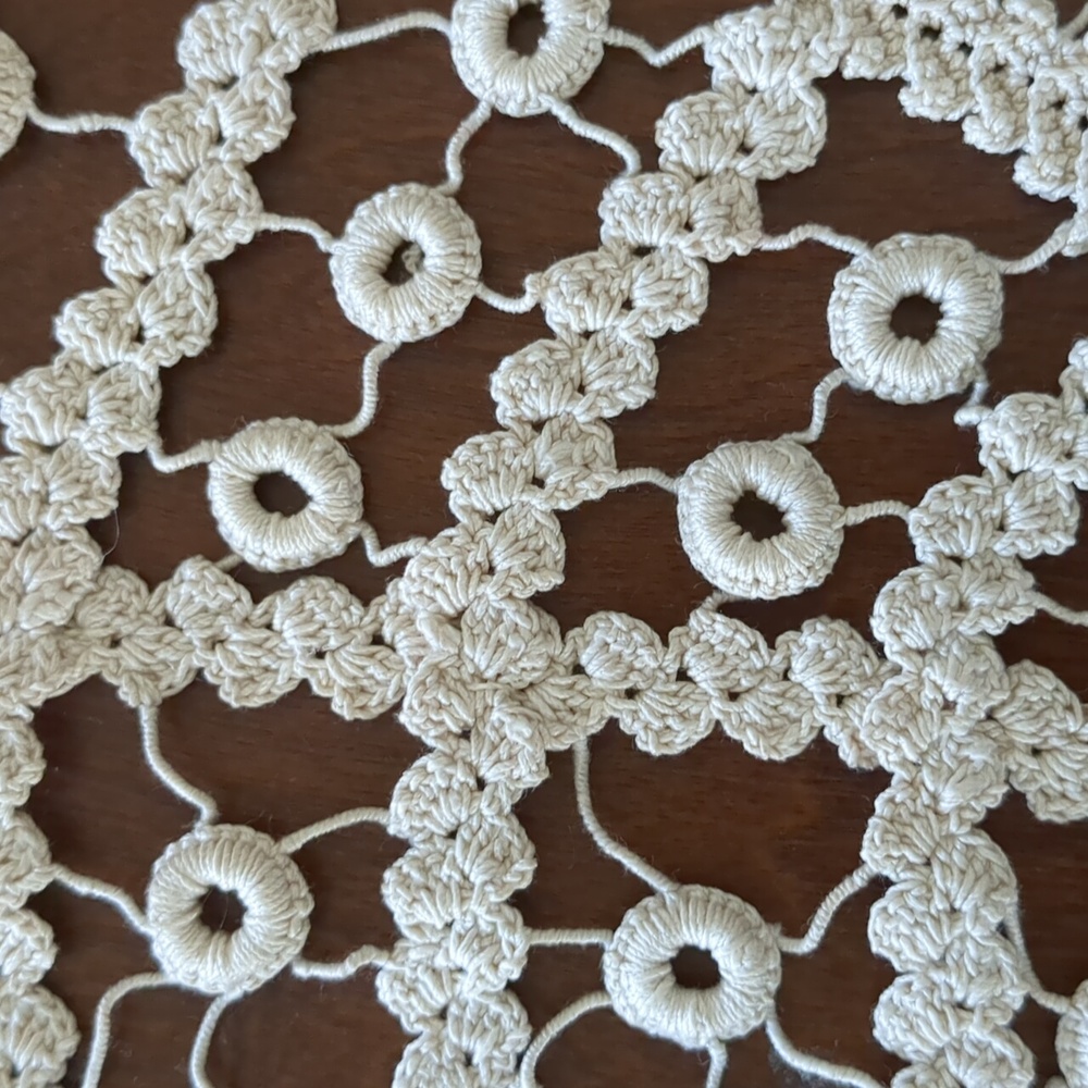 Grape 🍇 vine doily, handmade in Romania - Picture 5 of 10